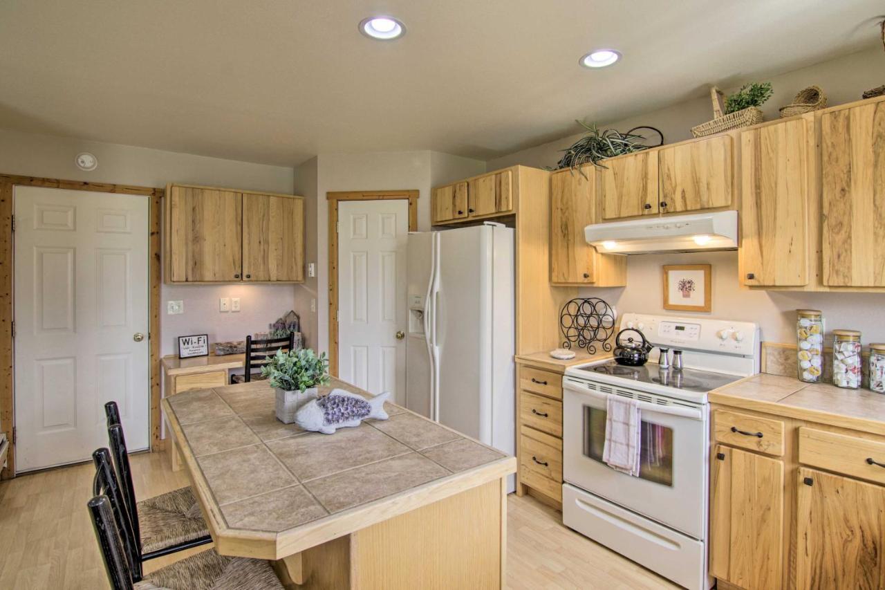 Airy Emigrant Townhome With Sweeping Mtn Views! 외부 사진
